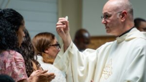 Eucaristia com D. Américo Aguiar no Santuário de Cristo Rei