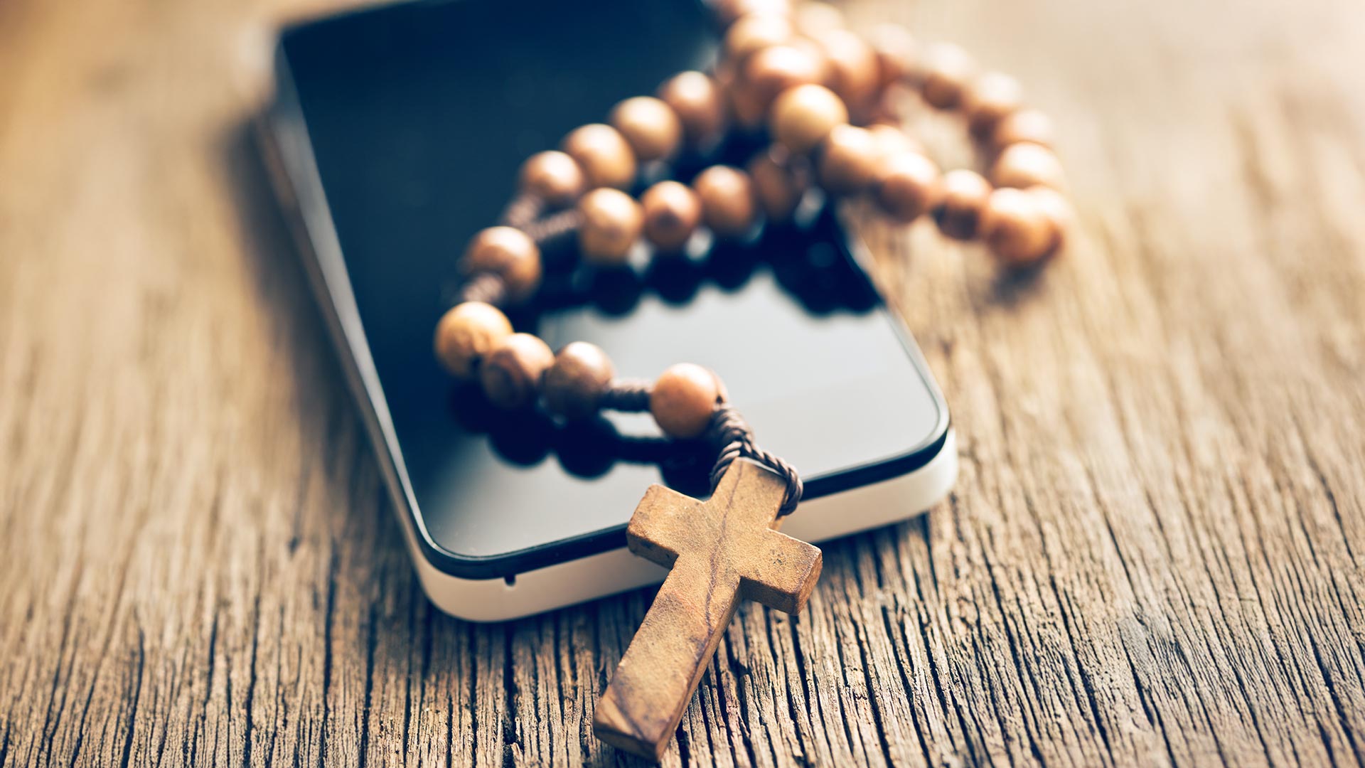 Offline com Deus: 4 ideias para não perder a alma no rodar do feed